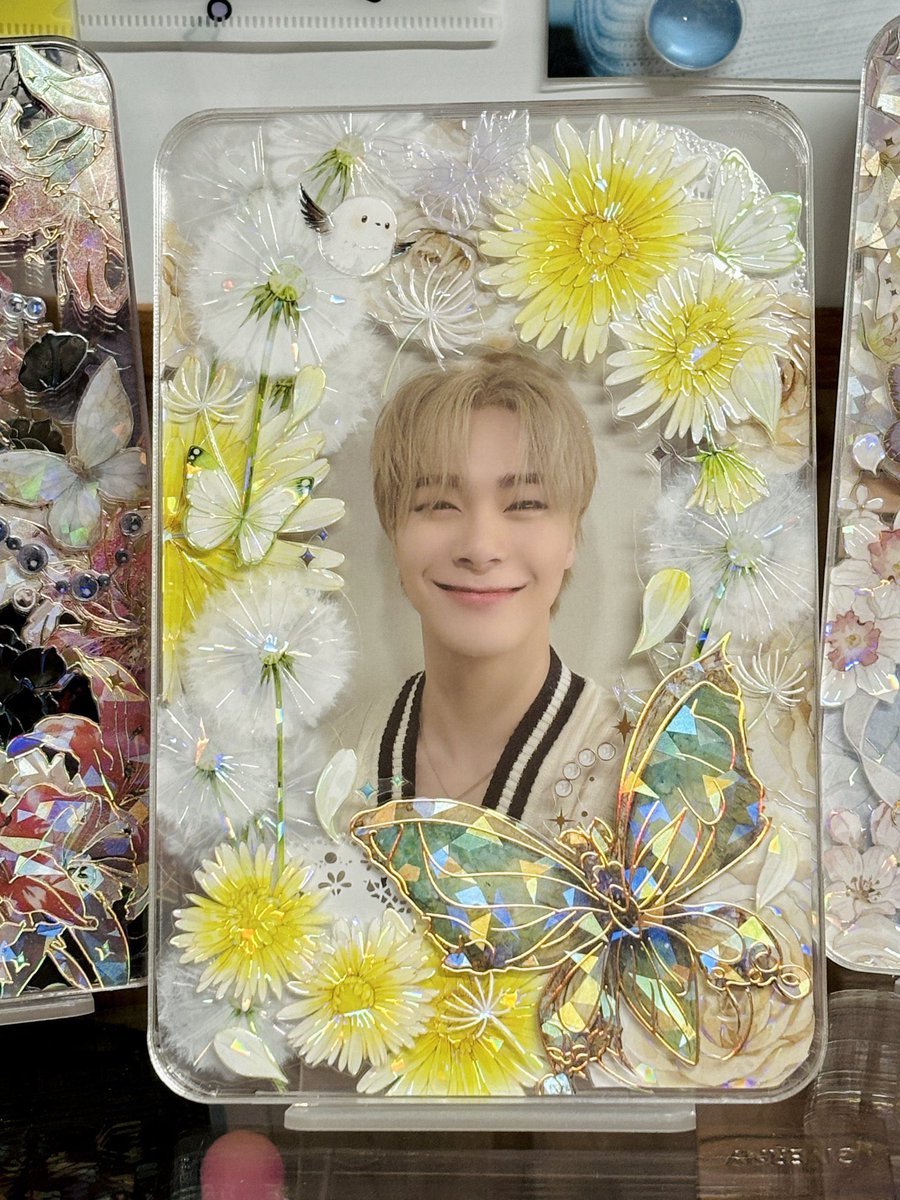 1il1mombin's tweet photo. RT 이벤트 🌼

유독 빈이가 더 그리운 4월입니다.
빈프들 힘내시라고 2분께 민들레 아크릴 블럭 포카 홀더를 제작해서 드릴게요.

이번 이벤트는 빈프 한정입니다. 
해외 빈프들도 한국내에 주소가 있다면 참여 가능합니다. 

당첨 발표는 17일 오후 https://t.co/V04y9Rrmm3