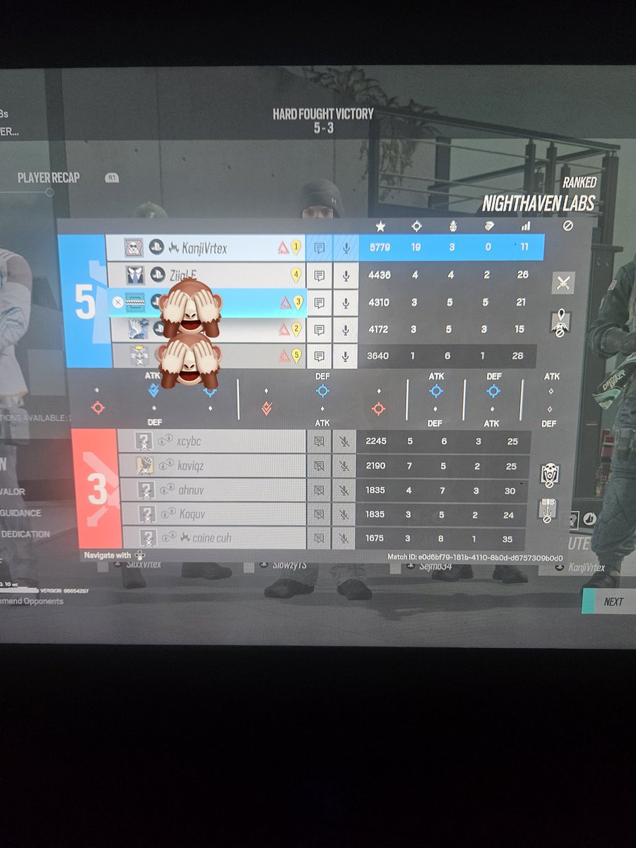 People glitch under the map and still lose 🦧