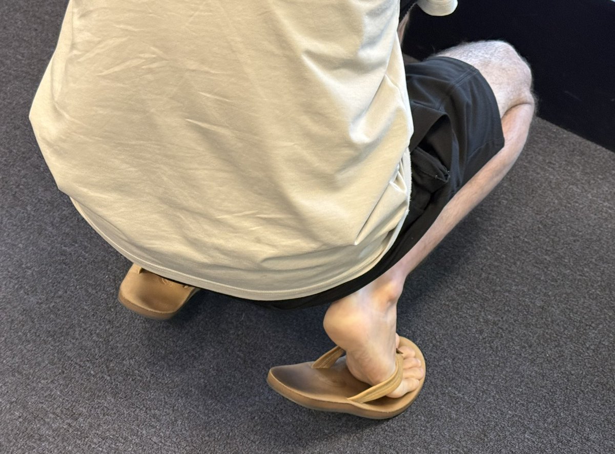 Who would take #candidfeetpics of me if you saw me in public? 😏

#twinkfeet #gayfeet #boyfeet #twunkfeet #gayporn #rainbowsandals #candidguys