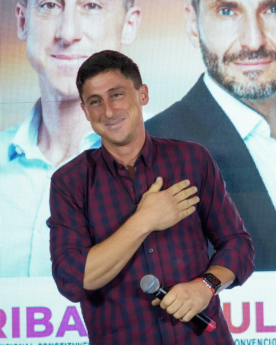 PacoGaribaldi's tweet photo. Gracias La Capital!

Una vez más, gracias por confiar en mí y en todo el equipo de Unidos, es un orgullo enorme formar parte de este momento histórico. 

Vamos a ir a la Convención Constituyente a cumplir con nuestra palabra y trabajar sin parar para que nuestra Constitución esté a la altura de las necesidades del presente y sea un puente hacia los desafíos del futuro. Junto a @maxipullaro vamos a hacer una Santa Fe más transparente y honesta, sin privilegios, con ficha limpia obligatoria y sin fueros. 

Gracias @adrianamolina20 por acompañarme en este camino. Felicitaciones también a @maxipullaro y toda la lista de Unidos por haber renovado la confianza de los santafesinos para ser parte de la próxima Convención Constituyente.
Vamos Unidos para Cambiar Santa Fe! 

#CuentanConmigo #NuevaConstitución