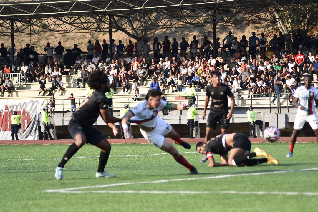 ¿Fue penal o no fue penal?

📸 Prensa Marítimo de La Guaira

#PasiónRojiverde
#Futve2 
#LaGuaira