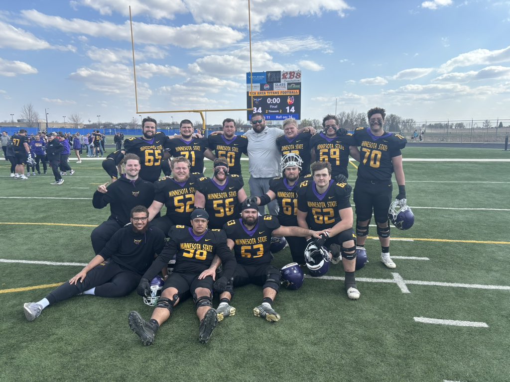 Great day with the big boys up front. Was able to get everyone in the game and had a lot of fun in the victory!

🤘🏽😈#MavHogs