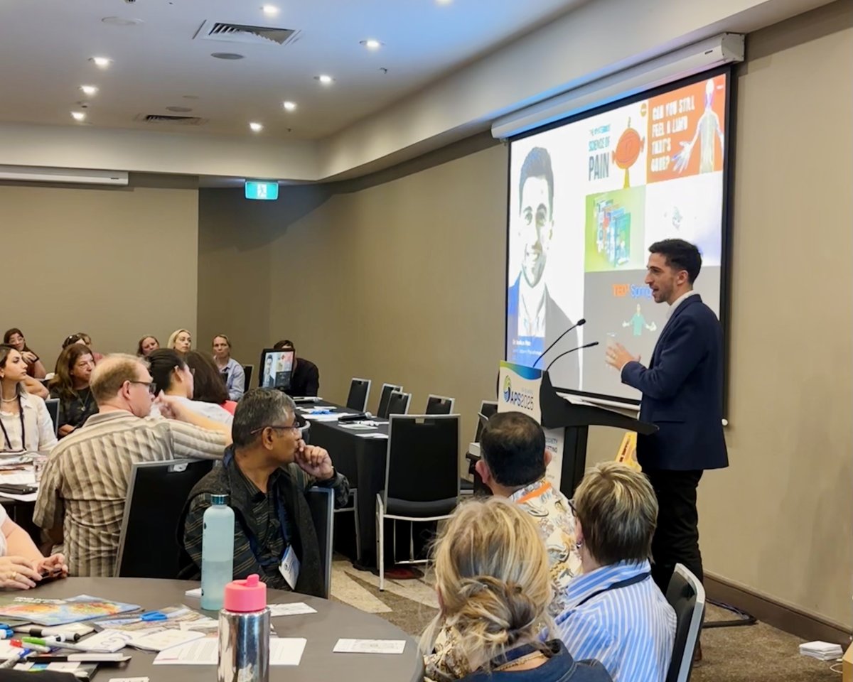 JoshuaWPate's tweet image. Here are some pics. What a thrill to co-facilitate a session with brilliant authors Jules Richards, Ross Watkins, and Jo Rotherham!
📚✂️ A jam-packed room not just talking about making zines - but actually making them!
It’s so energising to see creativity in action #AusPainSoc