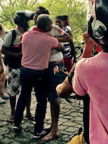 Foto para el  recuerdo del gran Martín Elías recien accidentado de inmediato auxiliado y por mucho que hicieron los galenos por salvarle la vida falleció.

Que Dios lo tenga en su santo reino 😭.

Vamos a ver cuantos querían a partin?