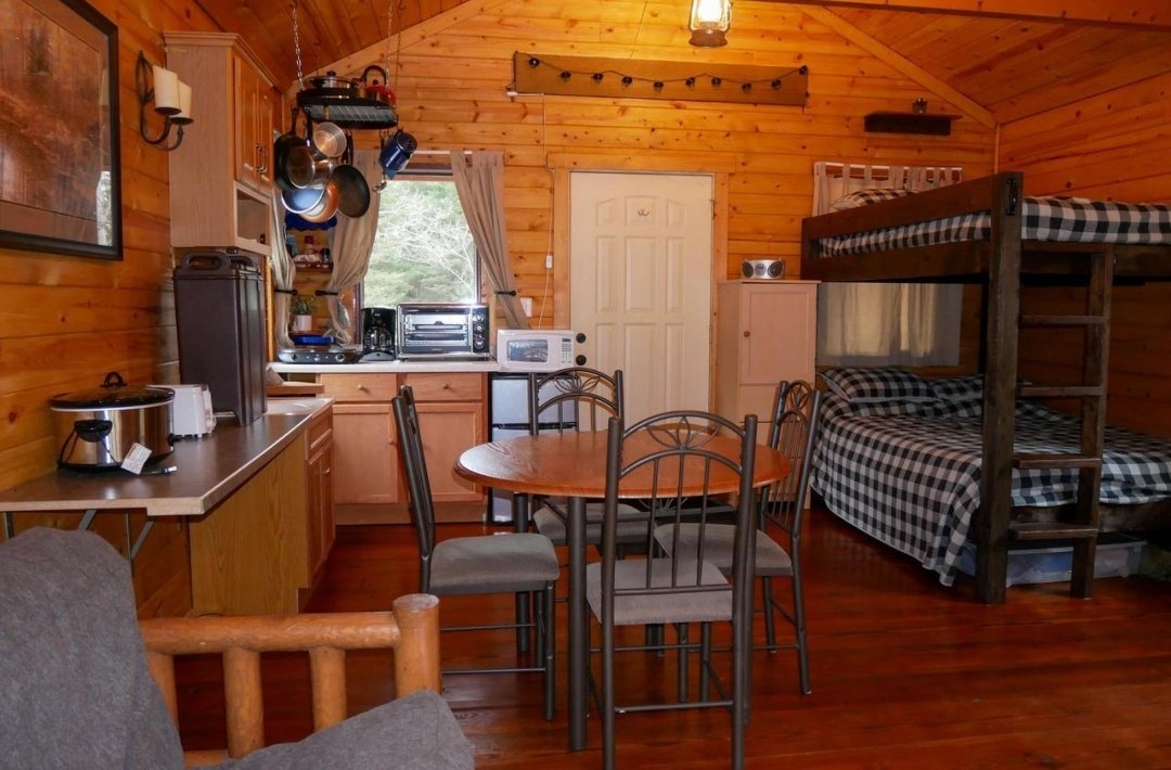 jonbonchoyv's tweet photo. i like looking at houses for sale in northern wisconsin through the eyes of a recluse https://t.co/yZ8SG9QvVf