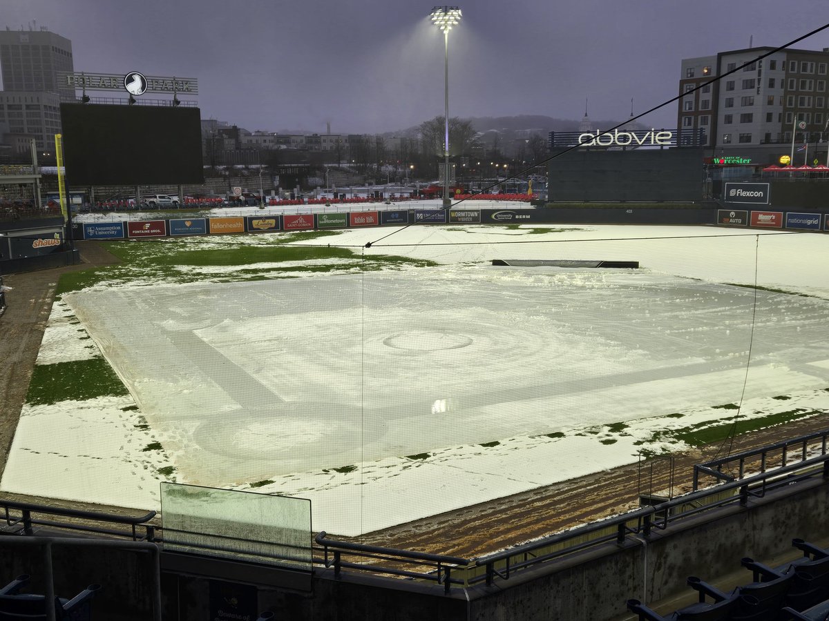 WooSoxGrounds's tweet photo. Incredible job by everyone over about 30 hours or so. From coming to the park Saturday morning to a very unexpected 4+ inches of snow... to leaving the park that night very cold, wet and dejected that, despite our best efforts, we weren't making the progress we needed... https://t.co/iw0Nky5dUl