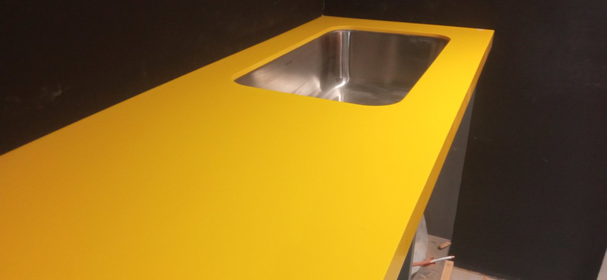 CADESS_'s tweet image. Visualmente aportando a mejorar tu nivel de energía . #solidsurface #superficesolida #encimeras #diseñointeriores #amarillo #estilodevida #estilo #style #hogar #beauty