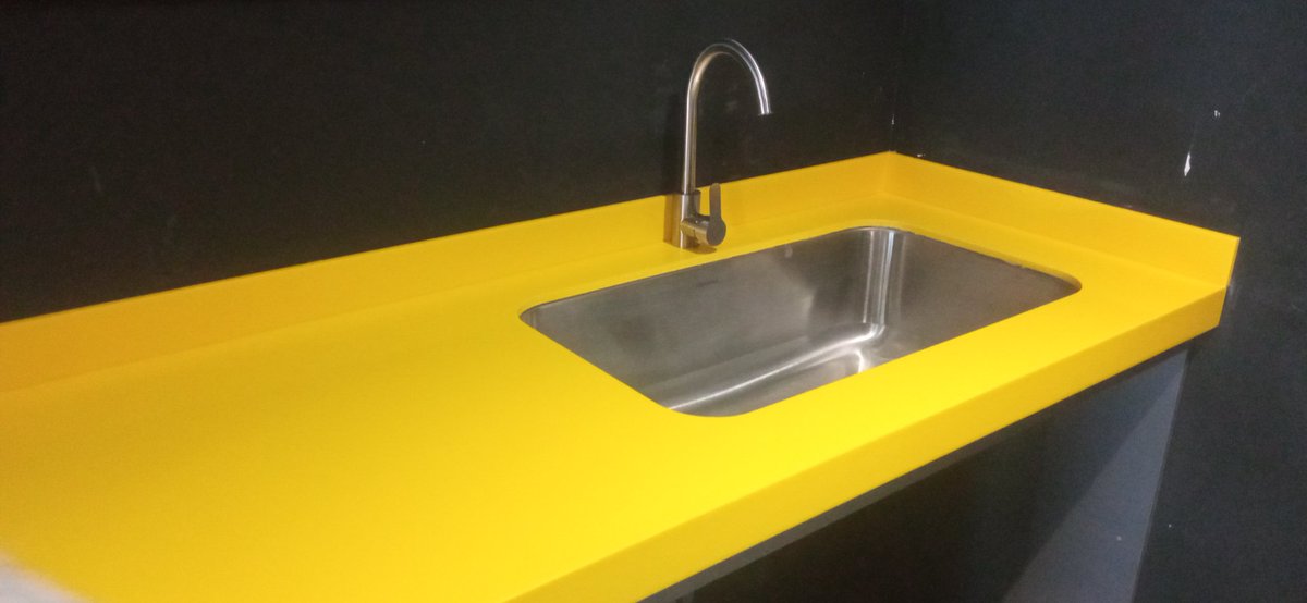 CADESS_'s tweet image. Visualmente aportando a mejorar tu nivel de energía . #solidsurface #superficesolida #encimeras #diseñointeriores #amarillo #estilodevida #estilo #style #hogar #beauty