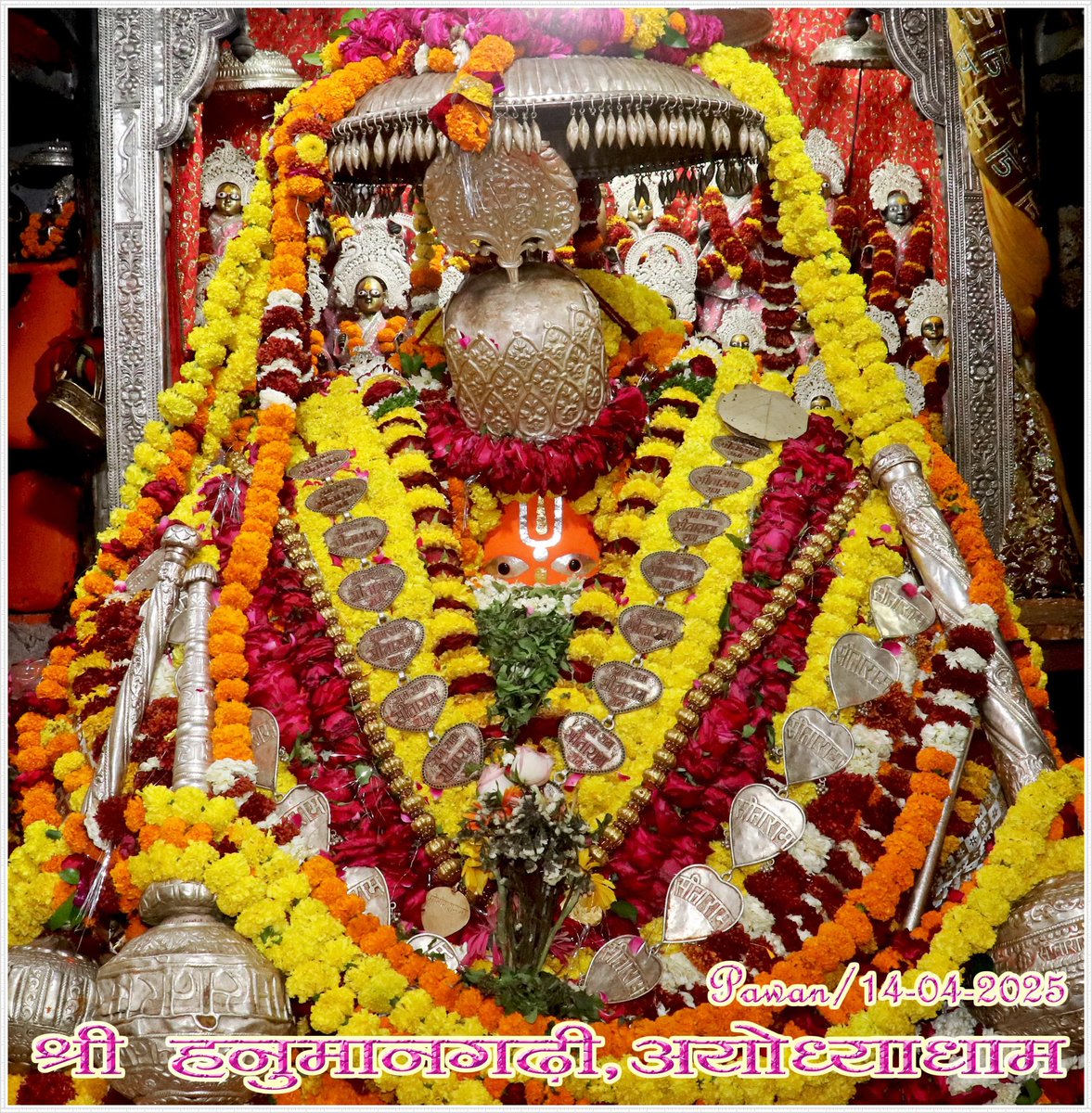 rajanshukla_'s tweet photo. श्री हनुमान जी महाराज, श्री हनुमान गढ़ी अयोध्या धाम के आज 14-04-2025 के अद्भुत एवं अलौकिक दर्शन… श्री हनुमान जी की कृपा आप सभी पर बनी रहे… ऐसी मंगल कामना…!!! https://t.co/B9fpmJLR62