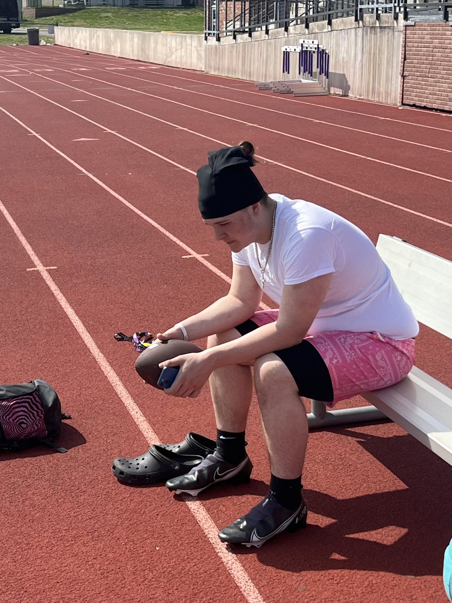 85jumpman's tweet photo. puttin in dat work @CoachDrinkwitz https://t.co/ouLPpCsYny