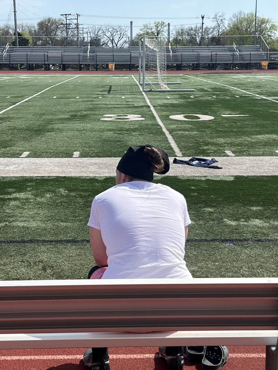 85jumpman's tweet photo. puttin in dat work @CoachDrinkwitz https://t.co/ouLPpCsYny