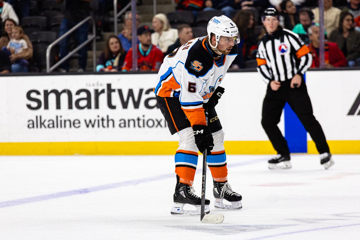 SDGullsAHL's tweet photo. We are back for the 3rd!

📺: https://t.co/AIqbqw14dj
📻: https://t.co/Zex9KJhaze

#LetsGoGulls | #SDvsCV | @FloHockey https://t.co/1tDx7W7aFC
