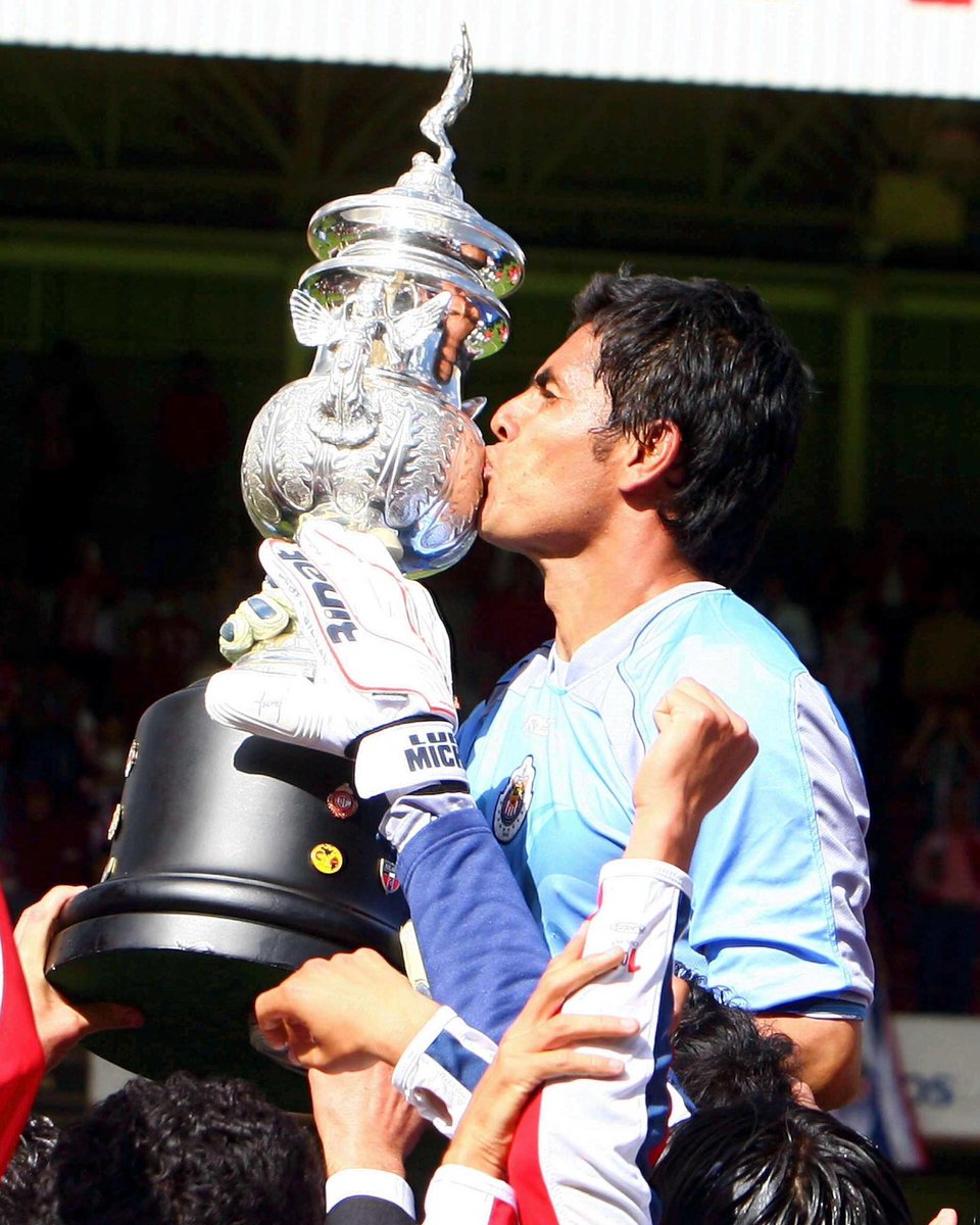 ¡Estos sí son besos! 🏆

Momento inolvidable en mi carrera, no fue mi primer beso, pero sí uno que nunca se me olvidará. 

#DíaDelBeso 😂