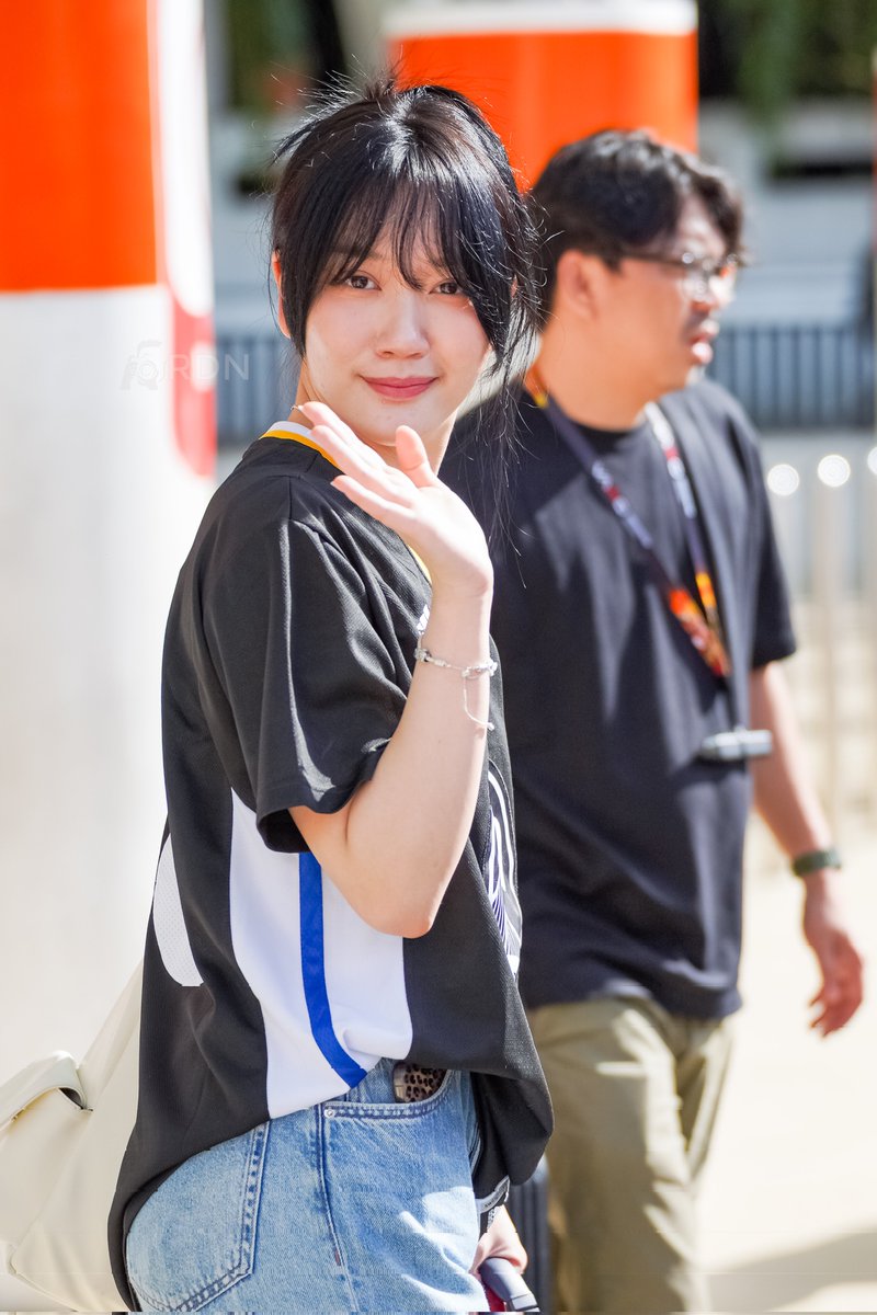 RDNADN's tweet photo. .@L_MarshaJKT48 || Soekarno Hatta Airport CGK 140425 #JKT48AirportFashion https://t.co/H9HpEgVBM3