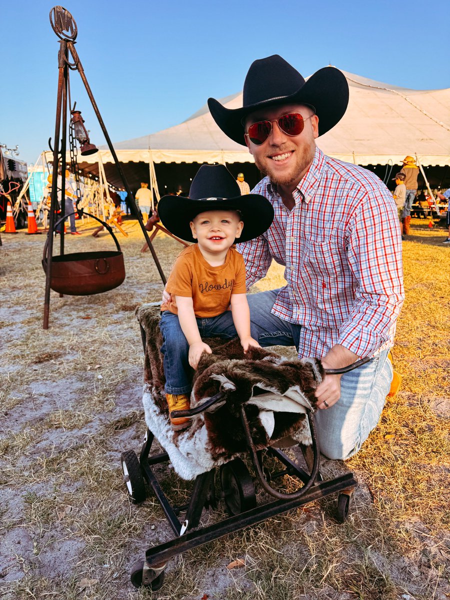 NateCalvert's tweet photo. Enjoyed the night out as a family for a “reset” together, spending time celebrating why we do it all in the first place: for each other.

(Also, hard to beat a “Howdy” tee and matching hats 🤠) https://t.co/GvU3dAwYSR