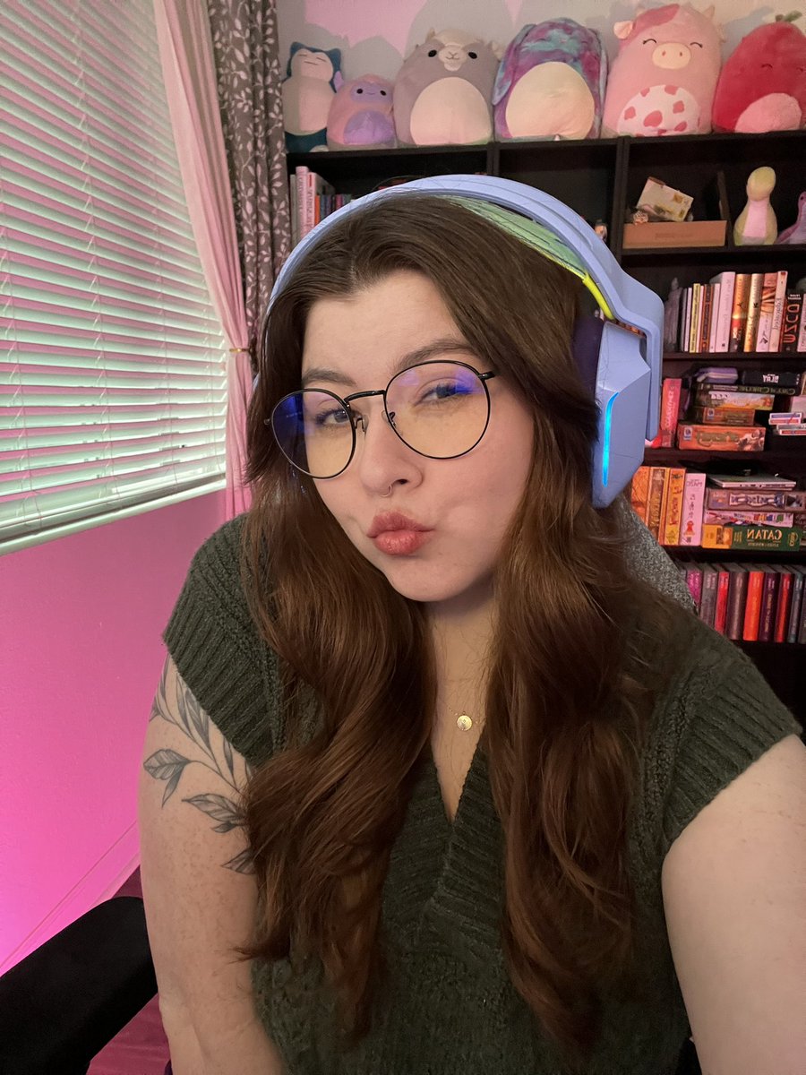 it’s my bday ♡ let’s chat, game, &amp; celebrate together!! 🍰✨

⟢ twitch.tv/allorianna