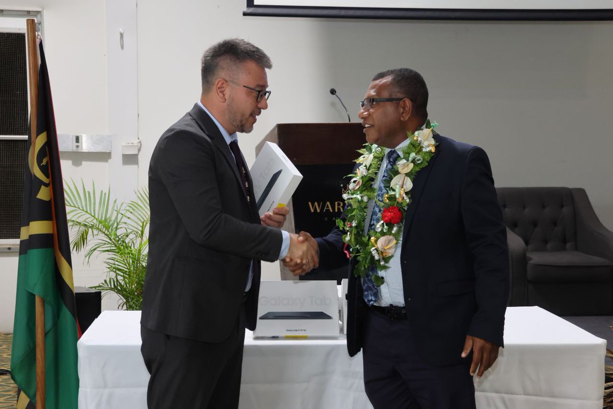 UNDP Pacific Office in Fiji (@undp_pacific) on Twitter photo Today in Vanuatu ๐ป๐บ, we handed over 68 tablets and solar power banks to the Dept of Local Authorities under UNDP's Gov4Res project, enhancing local governance & resilience. This is supported by <a href="/dfat/">Department of Foreign Affairs and Trade ๐ฆ๐บ</a> ๐ฆ๐บ, <a href="/koicafiji/">KOICA Fiji</a> ๐ฐ๐ท, <a href="/MFATNZ/">New Zealand Ministry of Foreign Affairs & Trade</a> ๐ณ๐ฟ, <a href="/Sida/">Sida</a> ๐ธ๐ช and the <a href="/FCDOGovUK/">Foreign, Commonwealth & Development Office</a> ๐ฌ๐ง. Today in Vanuatu ๐ป๐บ, we handed over 68 tablets and solar power banks to the Dept of Local Authorities under UNDP's Gov4Res project, enhancing local governance & resilience. This is supported by <a href="/dfat/">Department of Foreign Affairs and Trade ๐ฆ๐บ</a> ๐ฆ๐บ, <a href="/koicafiji/">KOICA Fiji</a> ๐ฐ๐ท, <a href="/MFATNZ/">New Zealand Ministry of Foreign Affairs & Trade</a> ๐ณ๐ฟ, <a href="/Sida/">Sida</a> ๐ธ๐ช and the <a href="/FCDOGovUK/">Foreign, Commonwealth & Development Office</a> ๐ฌ๐ง.