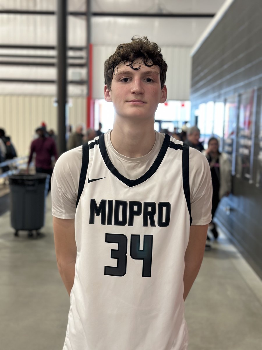 AYSABasketball's tweet image. #RLHoops Indiana Showcase Day 2-3 Standouts: 📈

🗒️Top Prospects with College Upside, poised to have a Strong Spring! #StockRisers (Part One)

'25, @jaxsonmoss1212, @klpower5 
'26, @brady_benish, @WisconsinSwing 
📸'26, @dsurratt3 , @KYballClubPro16 
'27, @BrodyBaker0,