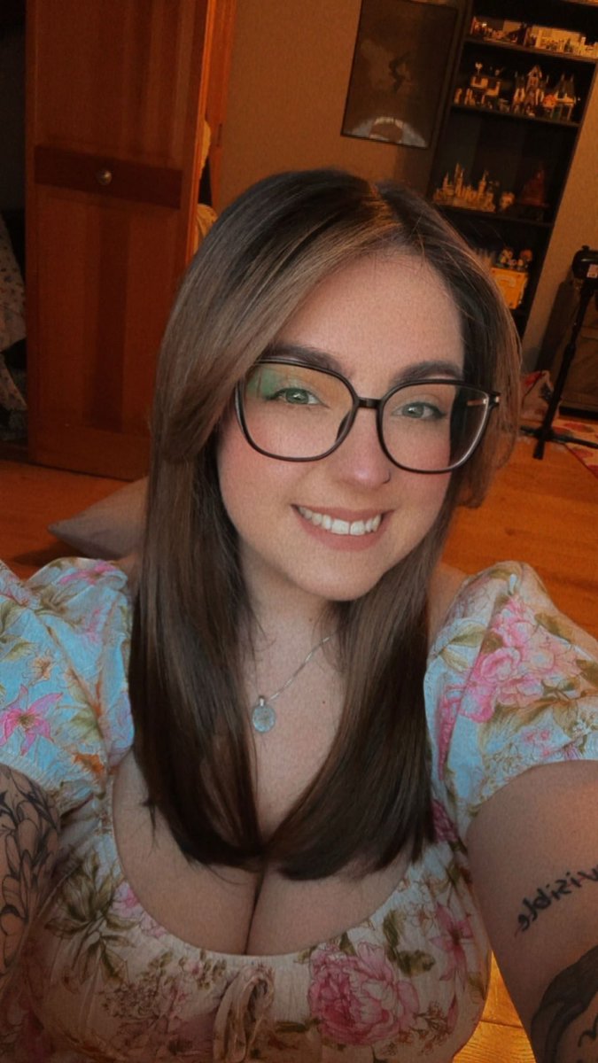 _Vexleigh_'s tweet photo. 🎀27 trips around the sun🎀 https://t.co/kHfcmTFPz3