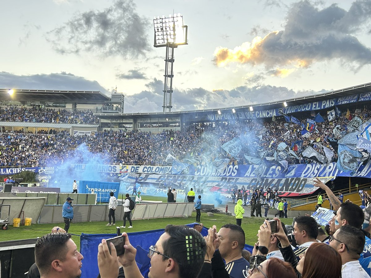 _valeeee_01's tweet photo. Totalmente feliz💙
Solo Millos Lokaaaaaa https://t.co/wY8ofaZfcr