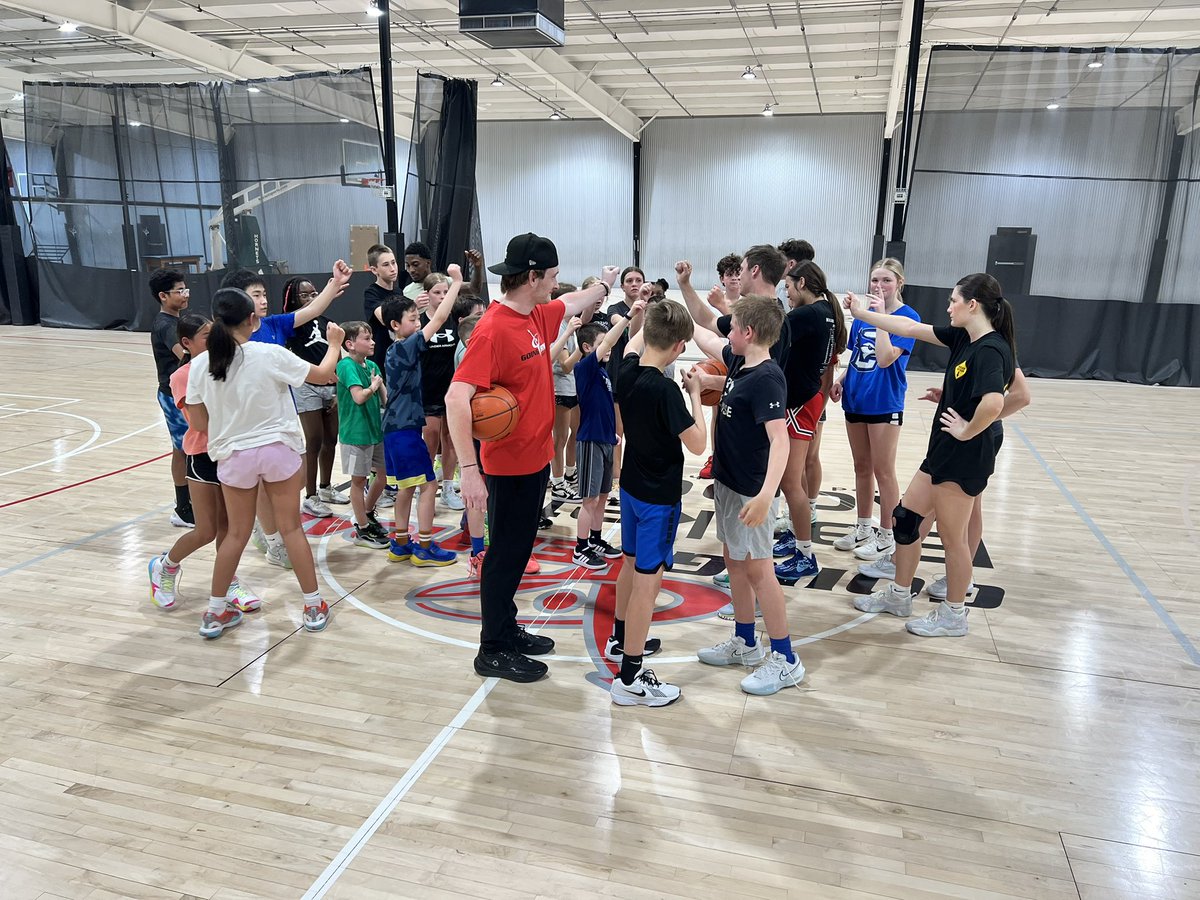 Another great night of 3x3 after a full day of workouts. No complaints, just competitors. Love being around players who are committed to the process and hungry to get better. That’s what it’s all about. #WorkDontStop 😤😤