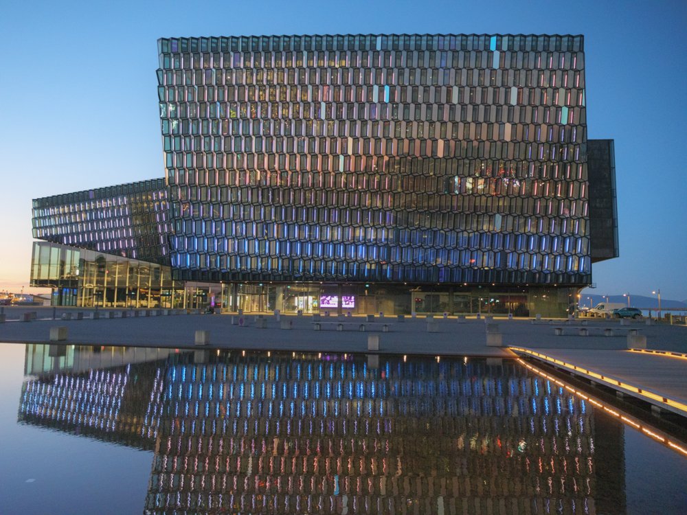 DailyPicTheme2's tweet image. Monday  14 April  
Today’s Daily Picture Theme is ‘Decorative Glass'
RT or reply with your own photo   

Tomorrow’s theme will be ‘Exquisite'

#DailyPictureTheme #DecorativeGlass and reflections