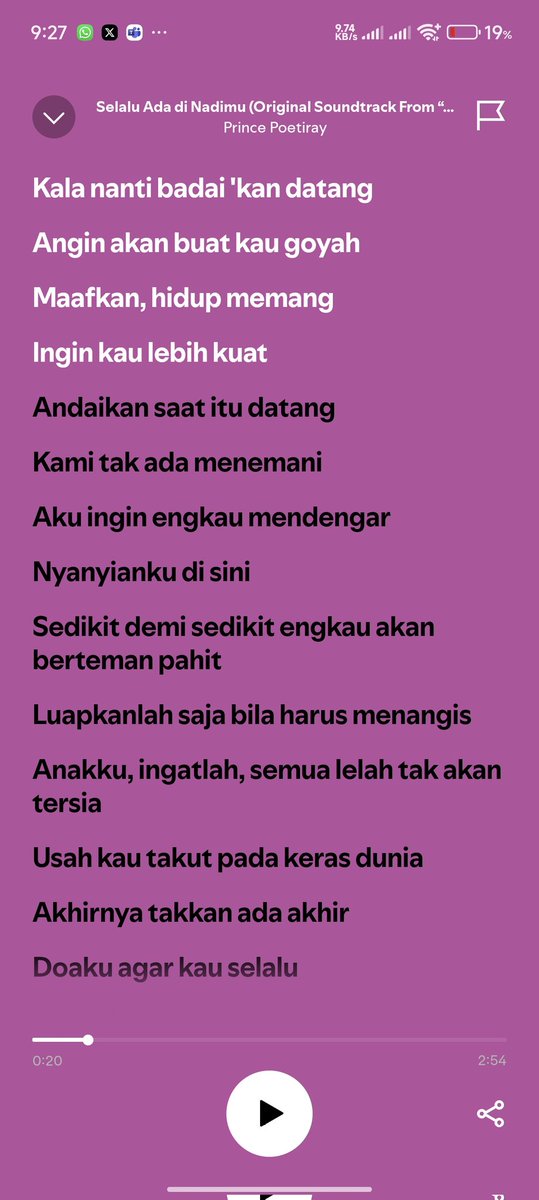 tsabatdtd's tweet photo. pagi-pagi uda mewek di kantor amjeng https://t.co/szV0nNAADW