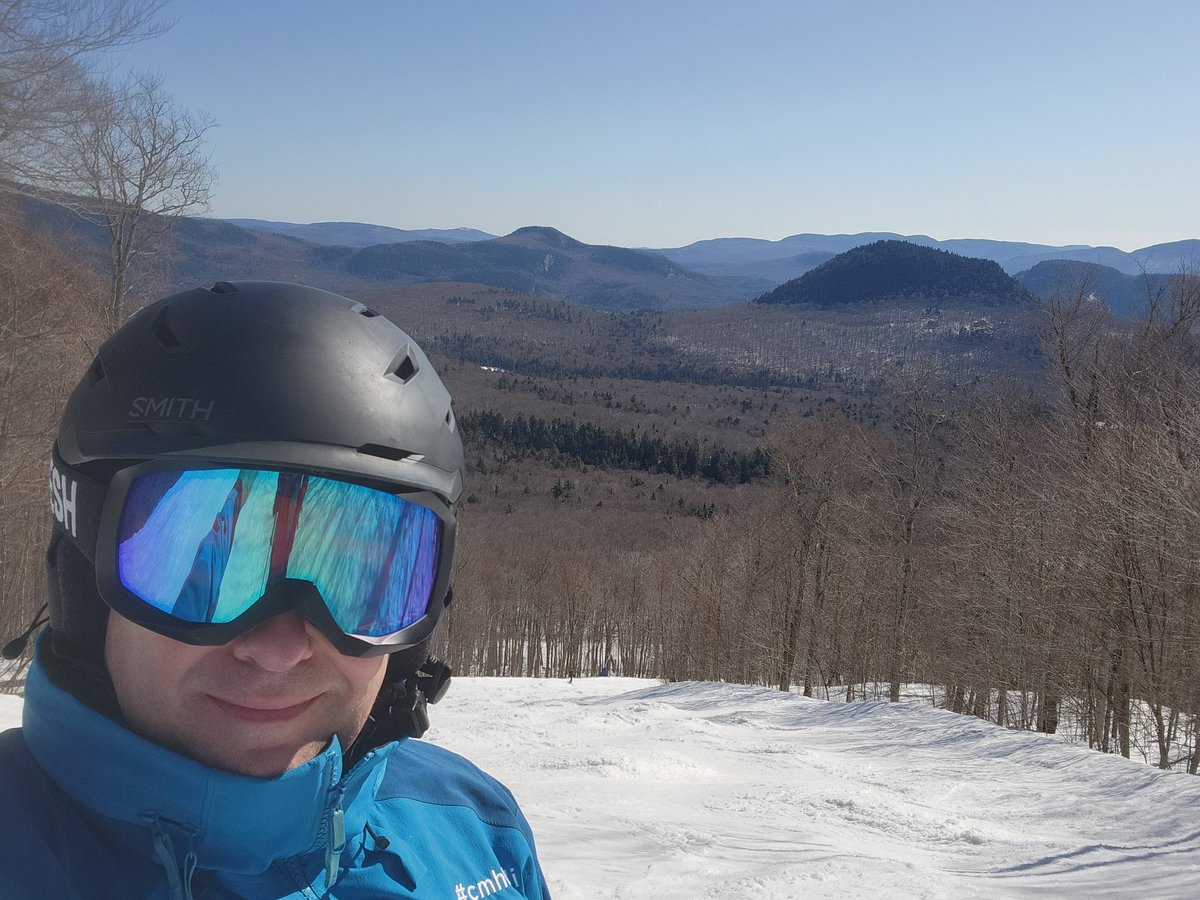 skiwithkevin's tweet image. Amazing Spring conditions @MontTremblant 
Cheers to a perfect Sunday with a good ski friend! #springskiing
