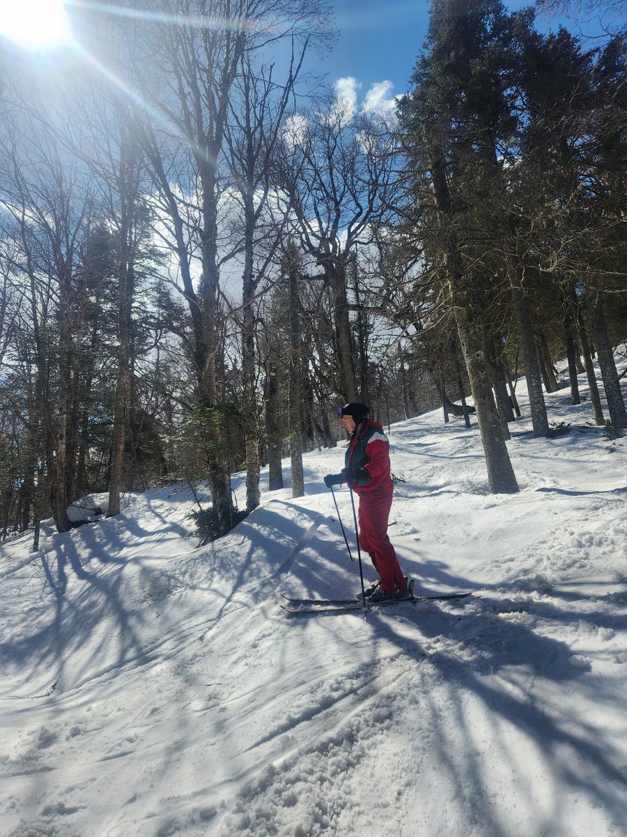 skiwithkevin's tweet image. Amazing Spring conditions @MontTremblant 
Cheers to a perfect Sunday with a good ski friend! #springskiing