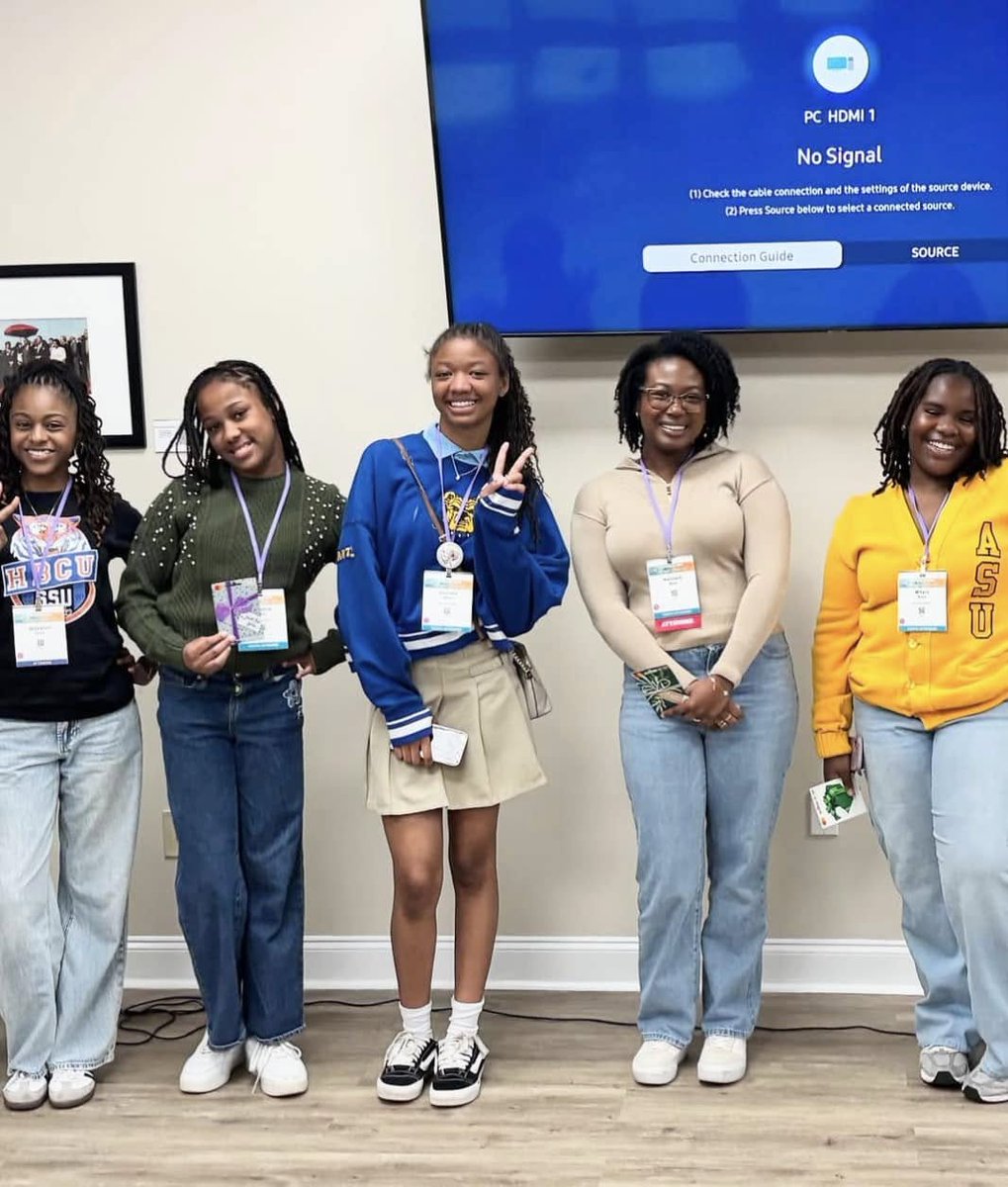 Alter: Inspiring & Equipping Faith Communities (@alterdementia) on Twitter photo ✨ #CaregivingMonday Spotlight! ✨
At the #alterdementiasummit2025, <a href="/DrFeylynLewis/">Feylyn Lewis, PhD - She/her</a> & <a href="/janelle_gore1/">Janelle Gore, MPH</a> led a powerful Youth Caregiving Track, uplifting young caregivers with tools, support, and advocacy.
Let’s keep empowering the next gen of dementia caregivers! 💙🧠
#alz ✨ #CaregivingMonday Spotlight! ✨
At the #alterdementiasummit2025, <a href="/DrFeylynLewis/">Feylyn Lewis, PhD - She/her</a> & <a href="/janelle_gore1/">Janelle Gore, MPH</a> led a powerful Youth Caregiving Track, uplifting young caregivers with tools, support, and advocacy.
Let’s keep empowering the next gen of dementia caregivers! 💙🧠
#alz
