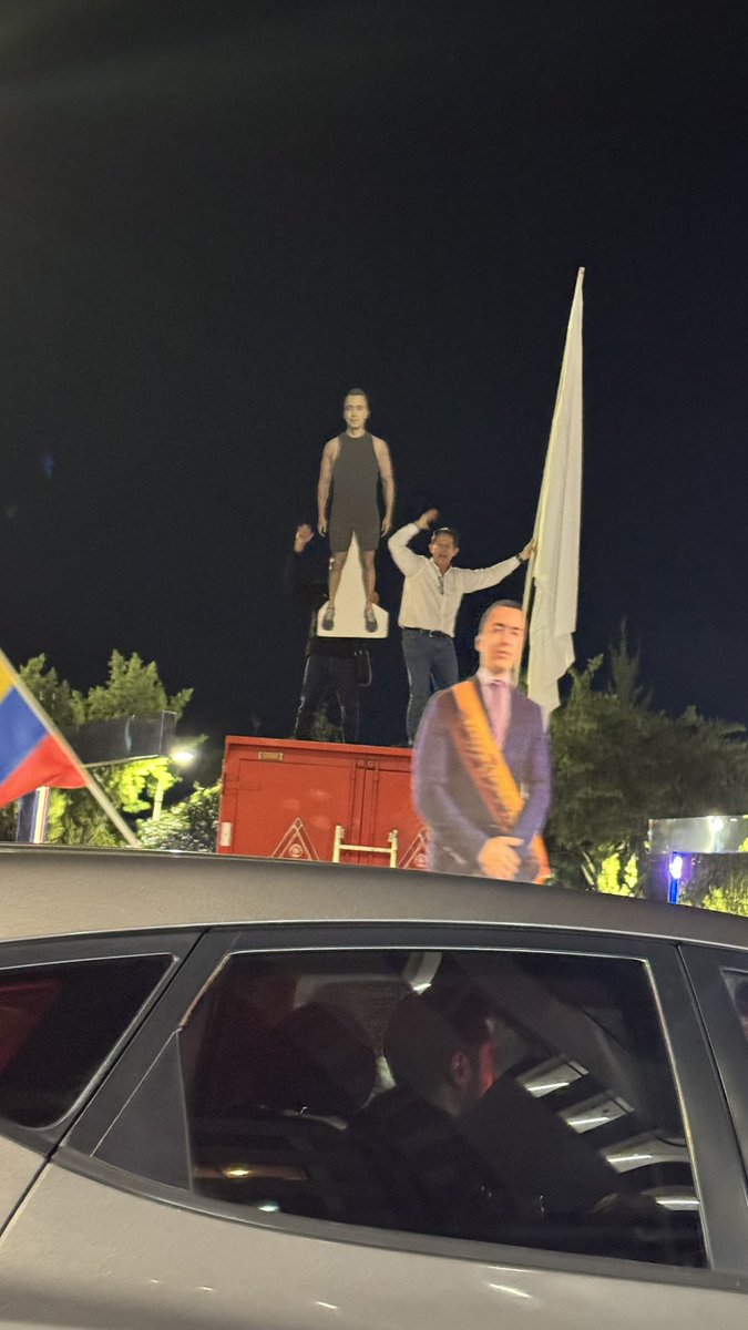 iderst's tweet image. Noboa presidente
Toma Alcalde de Quito
Ahí estamos en la tribuna de la Shiris