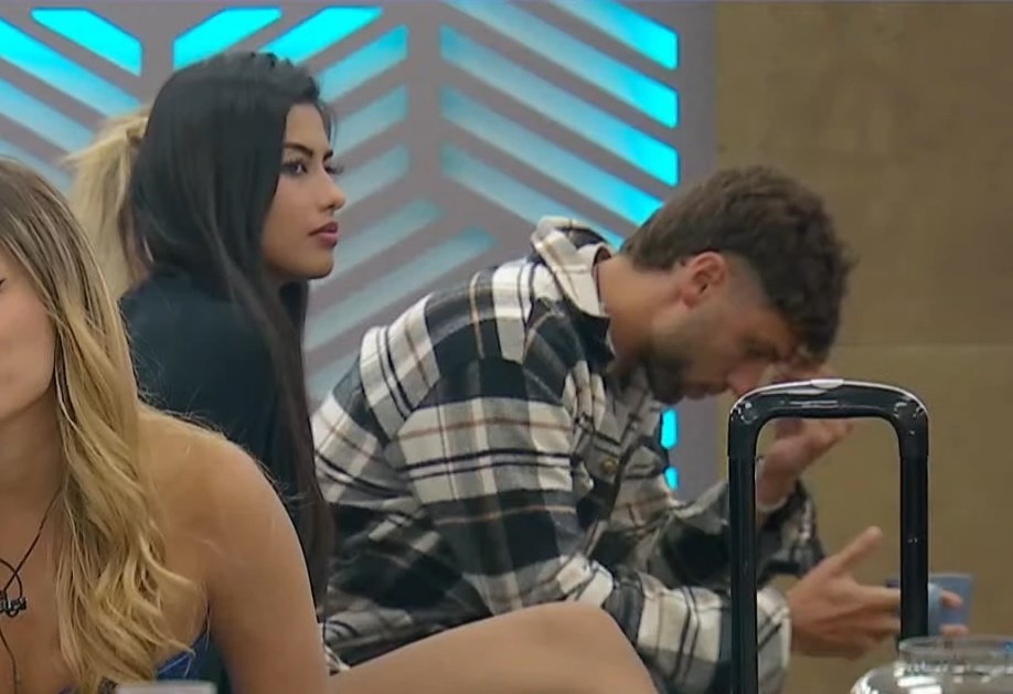 luciano_tap10's tweet photo. Que team sos?
RT Tato y luz 
Fav. Ulises y Chiara
#granhermano https://t.co/FmgEkRU5l3