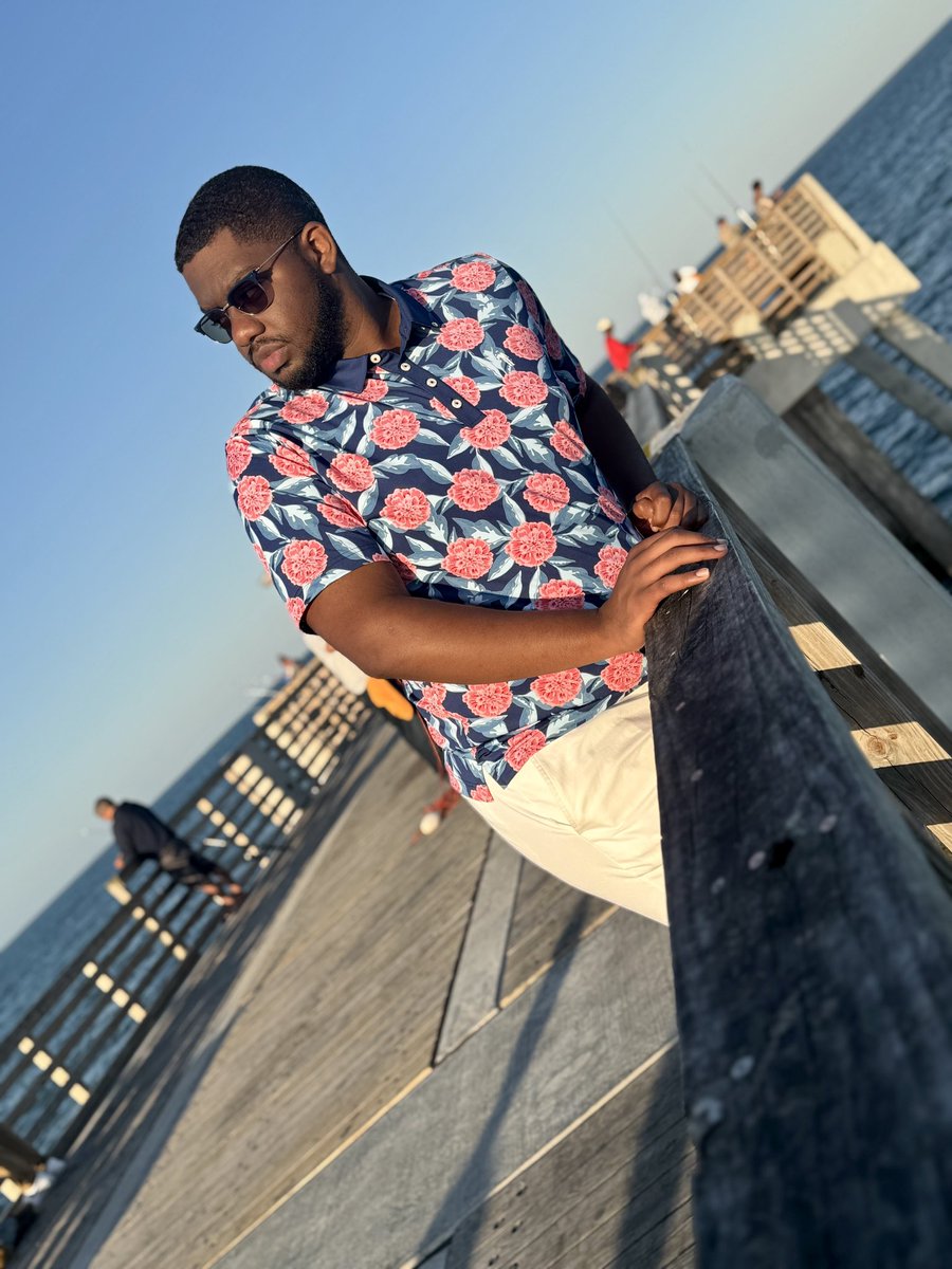 JerseyBoy7321's tweet image. pulled up to Neptune Beach, feelin’ cute, feelin’ free—didn’t touch the water, but the vibe touched me. breeze hitting my skin, sunshine on glow—peace hit different when you let the stress go.

#JacksonvilleVibes #BeachsideBliss #SunshineTherapy #PeacefulMoments #SoftLifeSeason