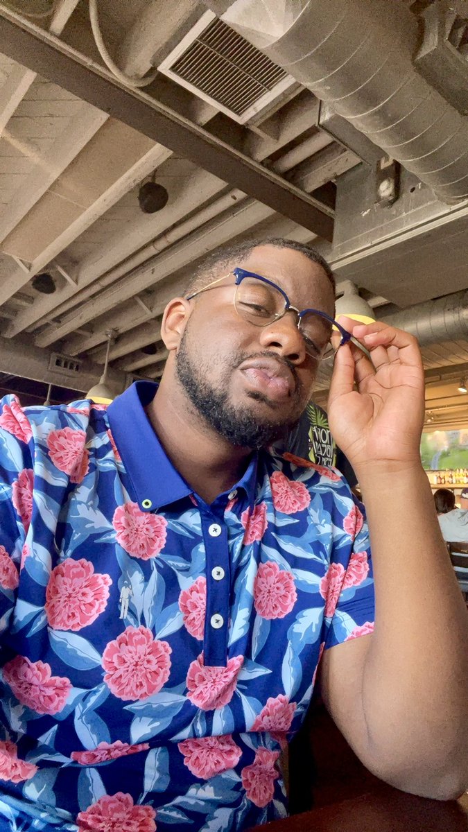 JerseyBoy7321's tweet image. pulled up to Neptune Beach, feelin’ cute, feelin’ free—didn’t touch the water, but the vibe touched me. breeze hitting my skin, sunshine on glow—peace hit different when you let the stress go.

#JacksonvilleVibes #BeachsideBliss #SunshineTherapy #PeacefulMoments #SoftLifeSeason