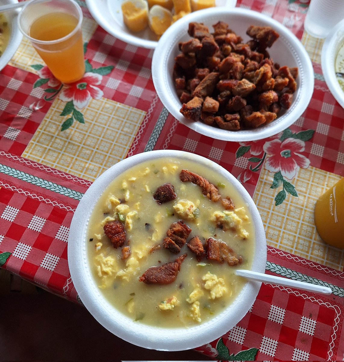 DumarJdumar1102's tweet photo. Mote de huevo en leña, con chicharrón!🙌🏽 #SemanaSanta2025 https://t.co/pgOSnsmMYH