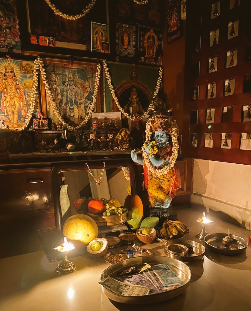 Vishvavasu varsha NalVazhthukkal 
Happy Vishu everyone