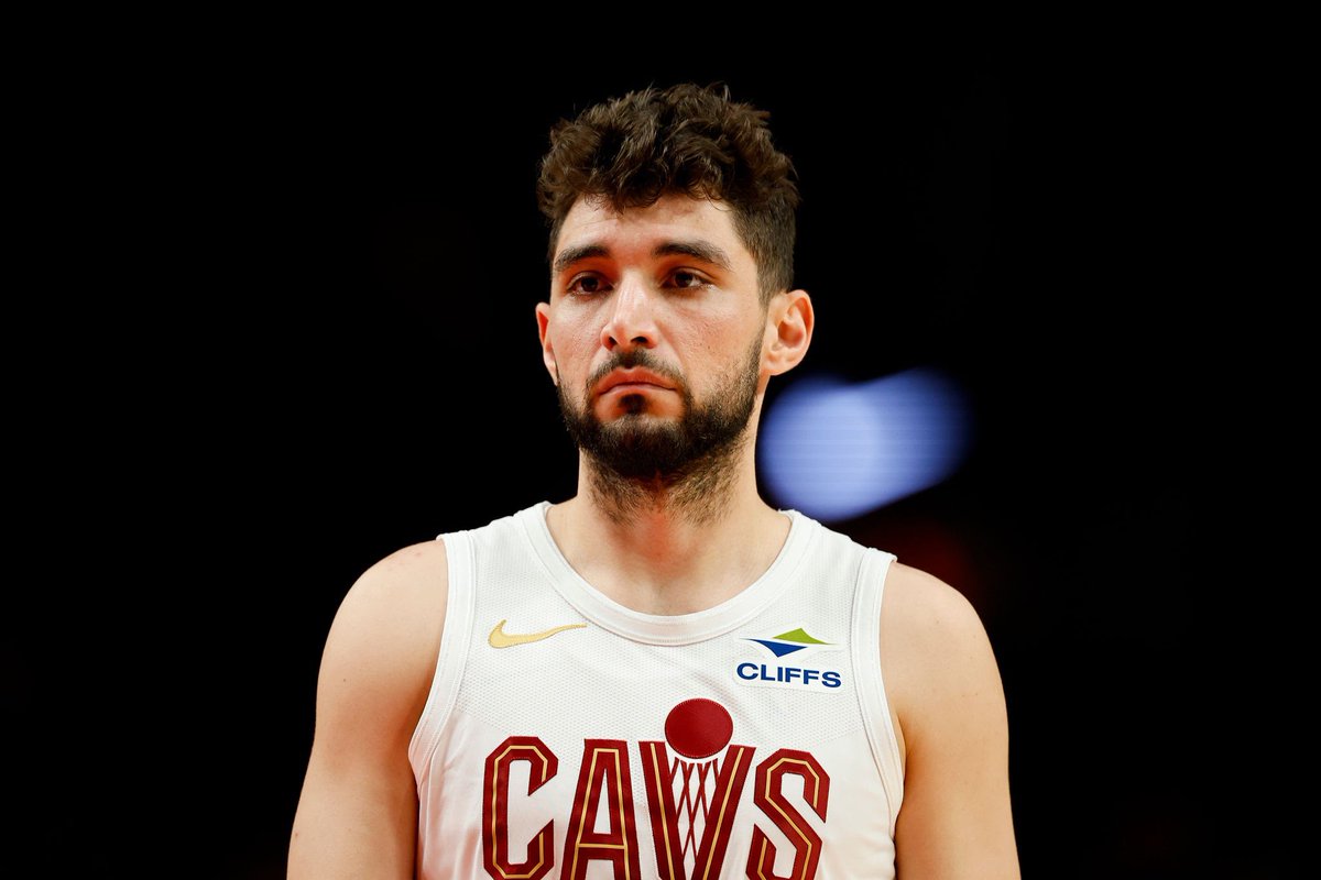 Precision80's tweet image. Fun Fact: Ty Jerome in the Regular Season averaged less than 20 minutes per game, equal to Merrill and Okoro and less than Wade. His per Game Stats:
12.5 Points
3.4 Assists
2.5 Rebounds
1.1 Steals
52/44/87 Splits
64.3% TS
It’ll be fun to see how minutes he gets in the Playoffs