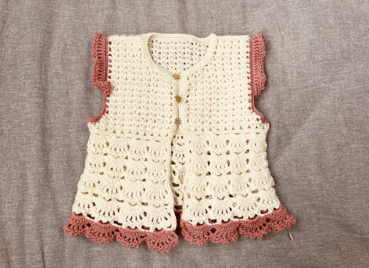 フリルもボタンも付いて完成だ〜✨