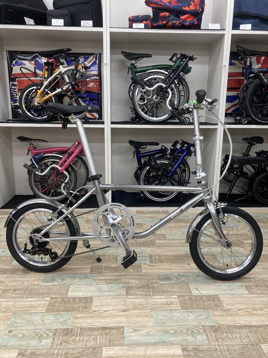 calmaxnabesan's tweet photo. 試乗車D-zeroディーゼロを放出します。
🙌🎉¥59,000-(税込・防犯登録込み)🤗📣

🌱BBをタンゲに交換済み
各ワイヤーはステンレスに交換しました
タイヤは前後ともIRC高耐久タイプに交換済
シートクランプをブラックに変更

フレームなどにすこしキズありですが
完全整備済みでスグに乗って帰れます😆 https://t.co/7xKrMb6pE2