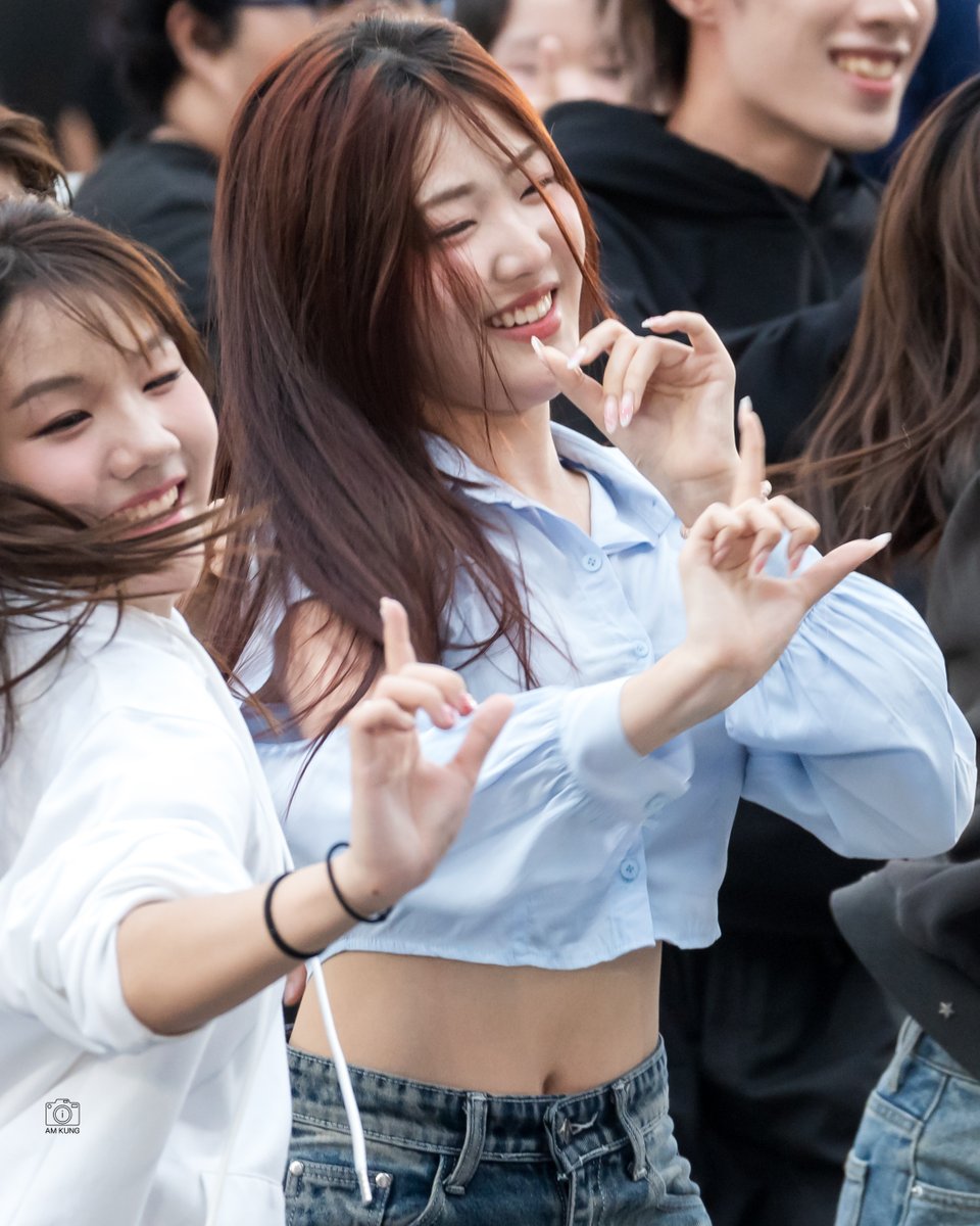 iAmKung48's tweet photo. มารีน

🗓️ 2025-04-09 📍centralwOrld
#RUMOR_Busking
#MarineBNK48 #BNK48 https://t.co/YLaQkutQTE