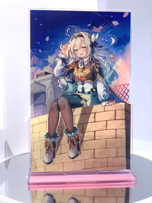 Do you remember "Sunset Date" illust? I make it into standee version besides A3 artprint. So far, these girls are new arrivals on my shop ✦Also how do you rate my photography (*>.<*) 