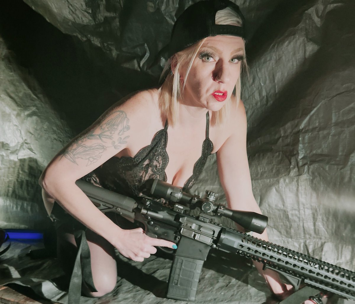 rae_coco6969's tweet photo. Want a sneak peak of Cum Rambo ur cock on my page https://t.co/XVAHLPYAJZ https://t.co/Pt8Aufe9mp