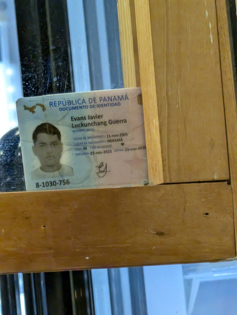gabistoler's tweet image. Evans Javier Luckunchang Guerra, se te quedó la cédula en la heladería.