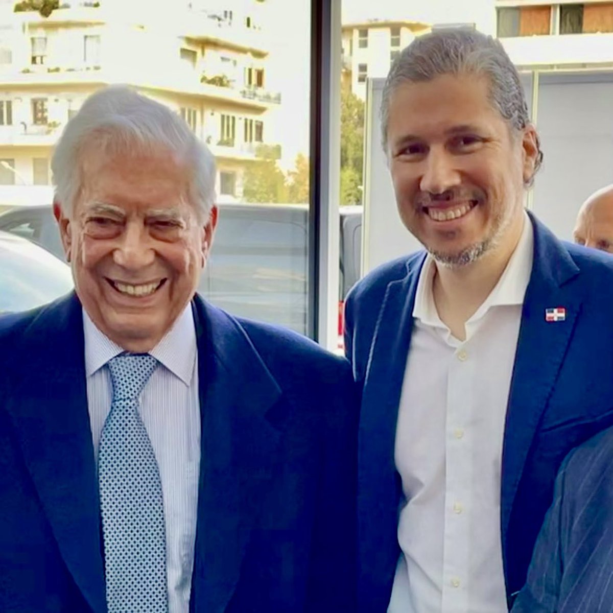 «Aprender a leer es lo más importante que me ha pasado en la vida» <a href="/MVLlosa/">Mario Vargas Llosa</a> ✍️

Descansa, tocayo; hasta siempre, escribidor.