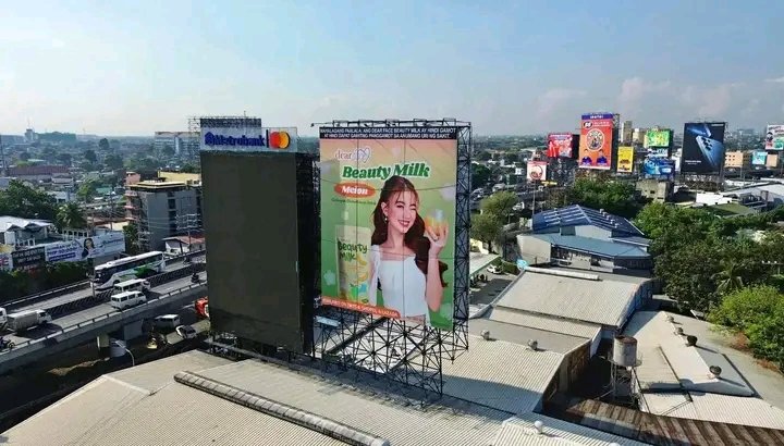 _cheelle_'s tweet photo. 😍—#FyangSmith 💚
Nasaan si FYANG? 
Nasa C5 BILLBOARD lang naman ng Dear Face!  

📍Engage sa New Post ng Dear Face sa blue app https://t.co/fhU4aQsiYv

#DearFace
 #DearFacexFyang https://t.co/vfpmwnNO7r