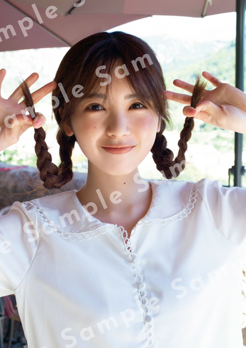 ayamenbook's tweet photo. ▶︎折り目なしB3ポスター③

星野書店近鉄パッセ店限定
おさげがキュート♥︎

※ 直筆メッセージとサインがプリントされます

#筒井あやめ1st写真集 #感情の隙間｜6月3日発売
星野書店🔗 https://t.co/PlDmv7VSP1 https://t.co/4MNb7s2c8U