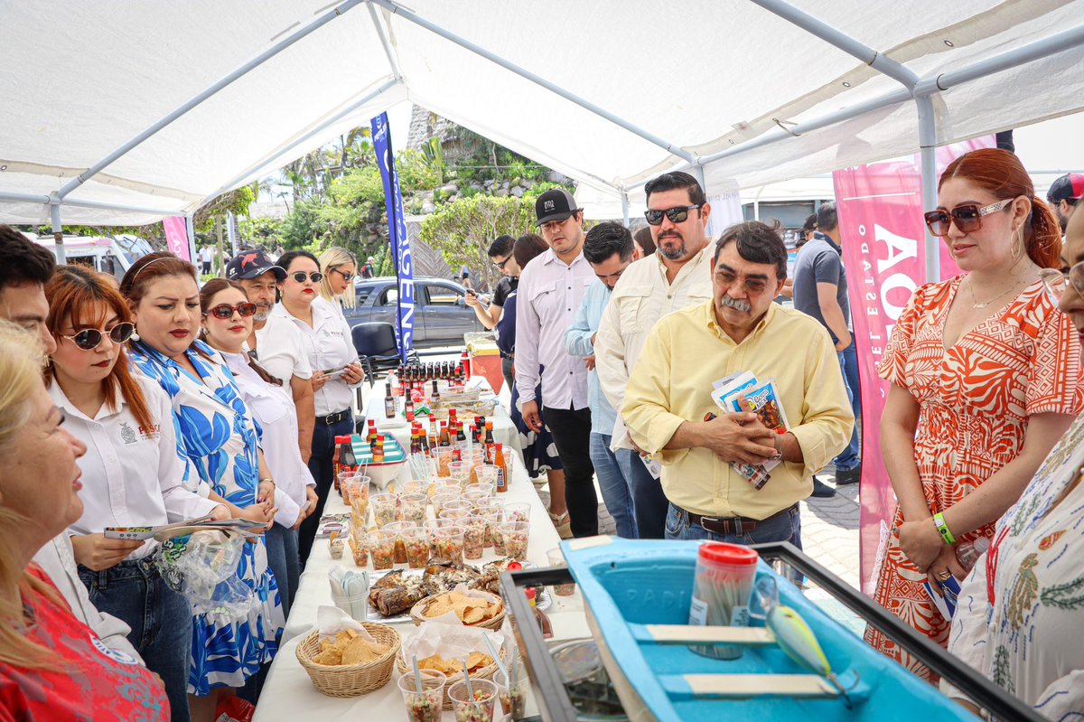 🎣🌊Se realizó el Mercado Azul, evento organizado por <a href="/Conapesca/">Conapesca</a>. Productores y comerciantes del sector pesquero y acuícola llevaron lo mejor del mar y la sierra al público, impulsando el consumo local y saludable. ¡Apoya lo hecho en Sinaloa! #AsíSeComeEnSinaloa 🦪🦐🐟🦀