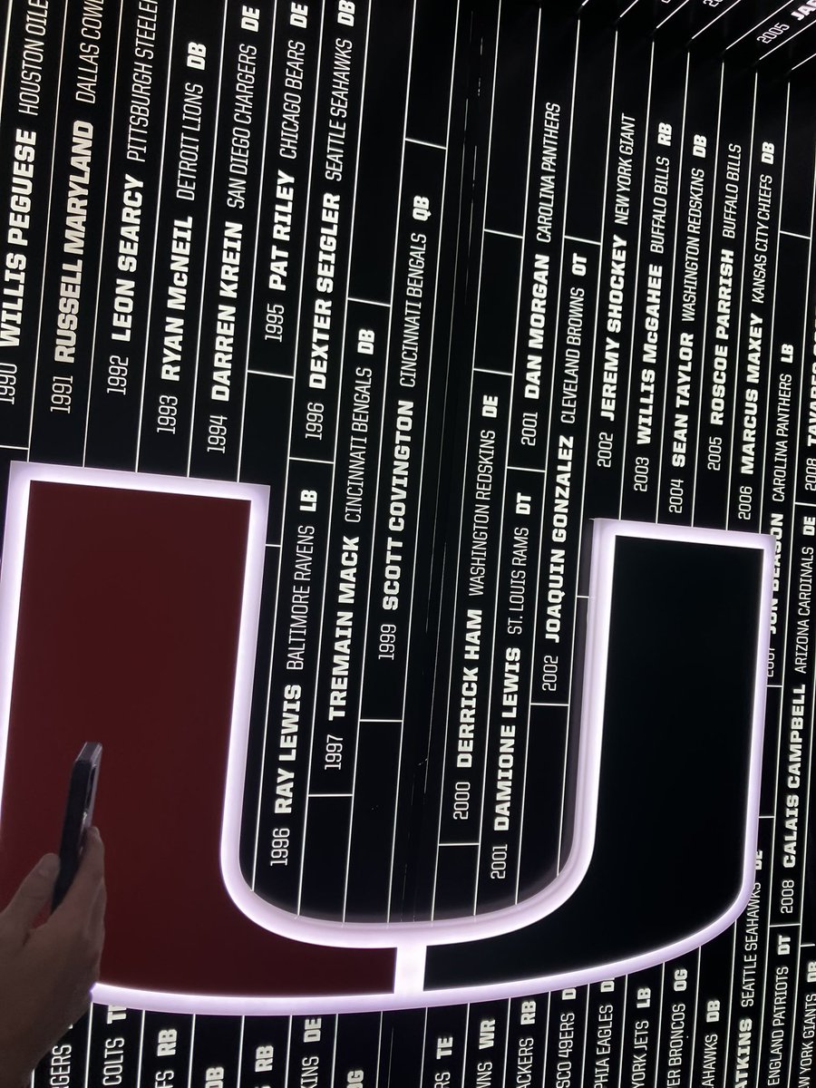 Alexander Kaonohi tweet media