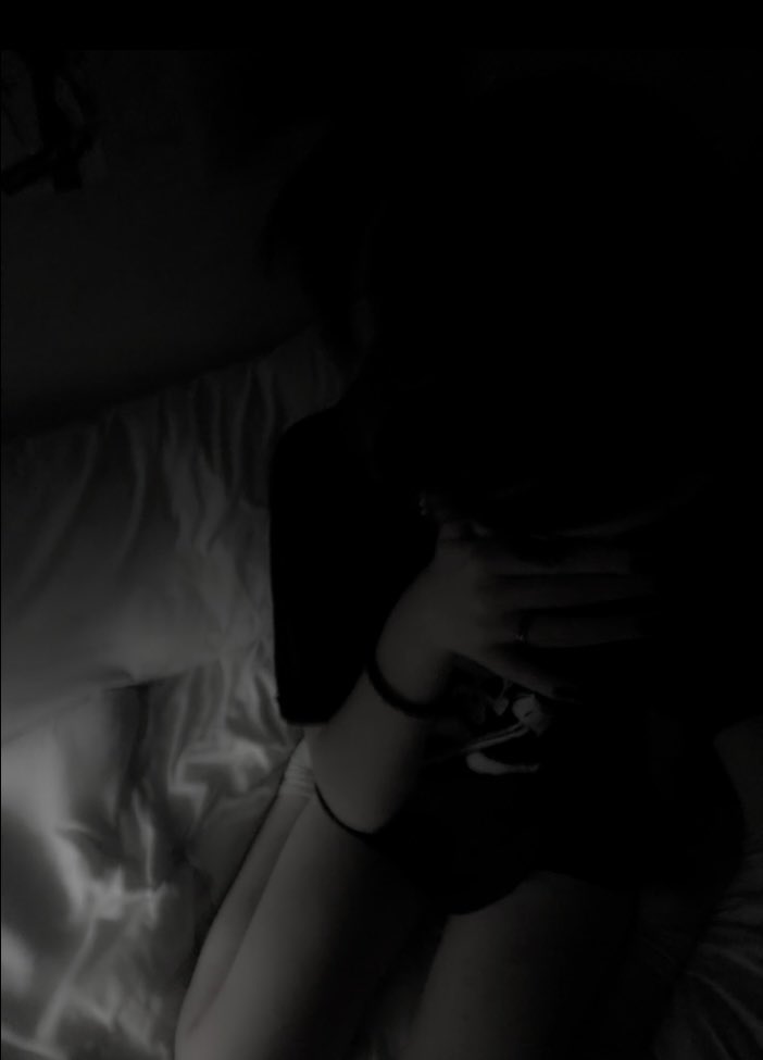 ffckingroxx's tweet photo. very sleepy. 💤 https://t.co/3VHyaoJI7A