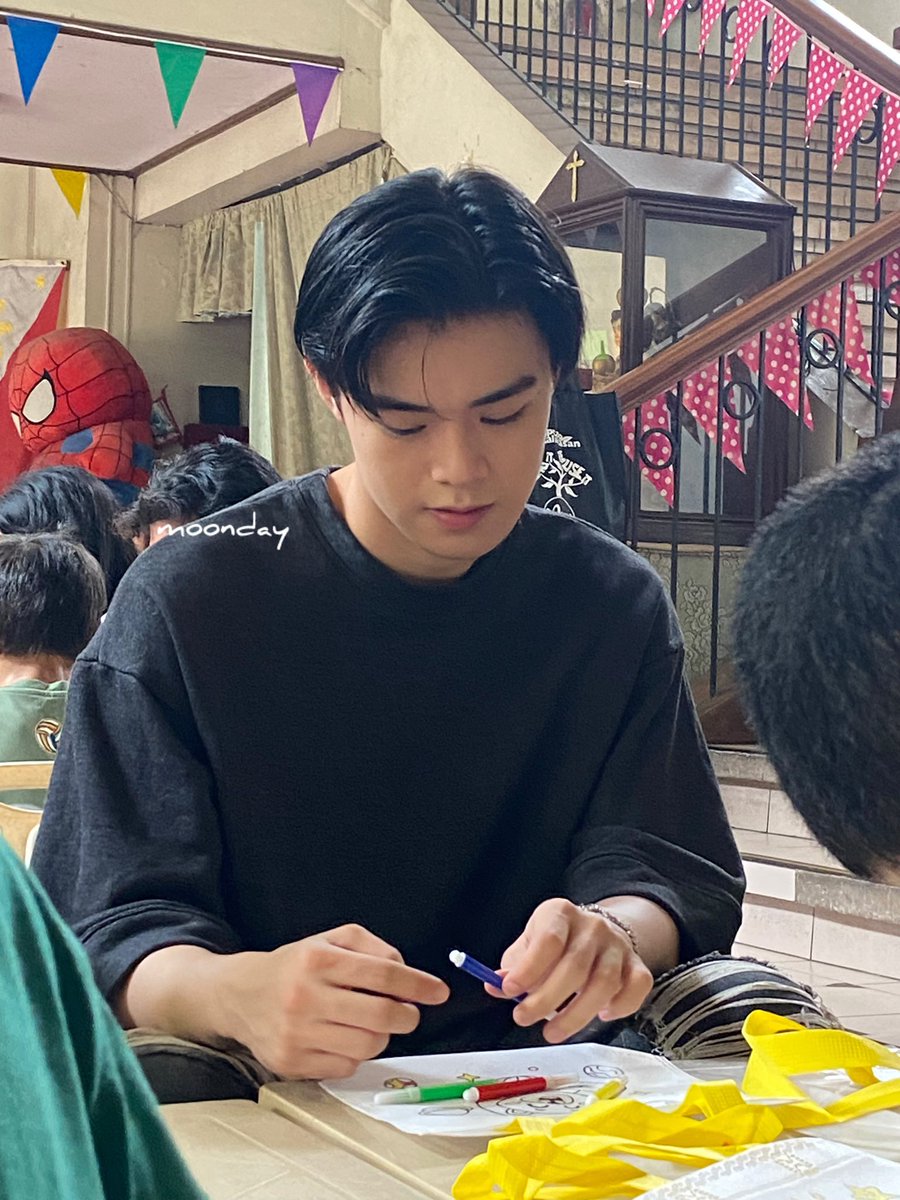 moonday_x's tweet photo. ampogi talaga ni jc noh? https://t.co/qqbBi13tBx